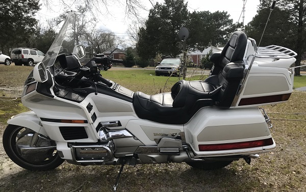 1997 Honda Gold Wing SEI for sale. Good condition. 40,000 miles. Luggage rack on trunk.